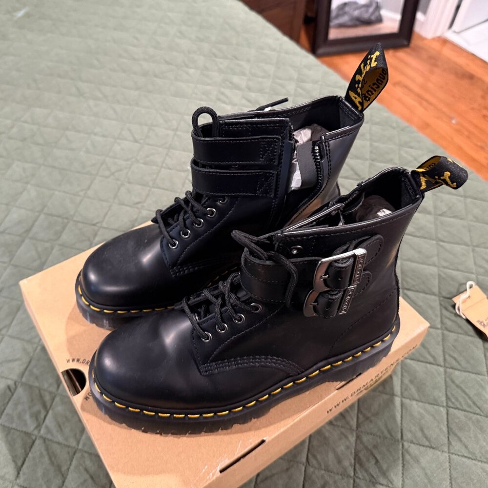 Dr Martens *NEW* 1460 Smooth Alterna Women's Size 9 Boots